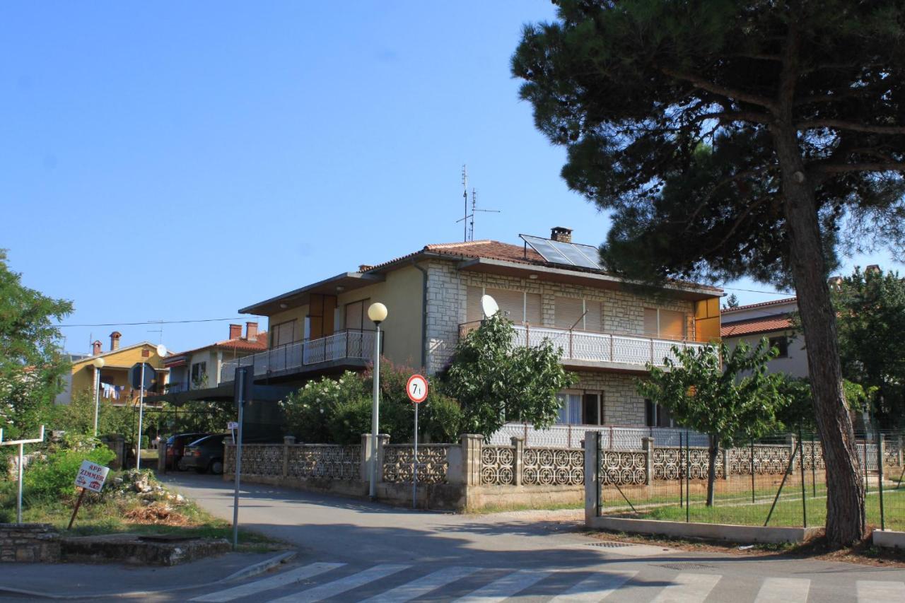 Apartments With A Parking Space Umag - 7066 Bagian luar foto