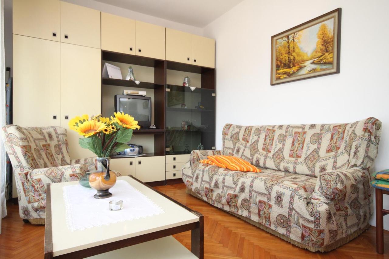 Apartments With A Parking Space Umag - 7066 Bagian luar foto