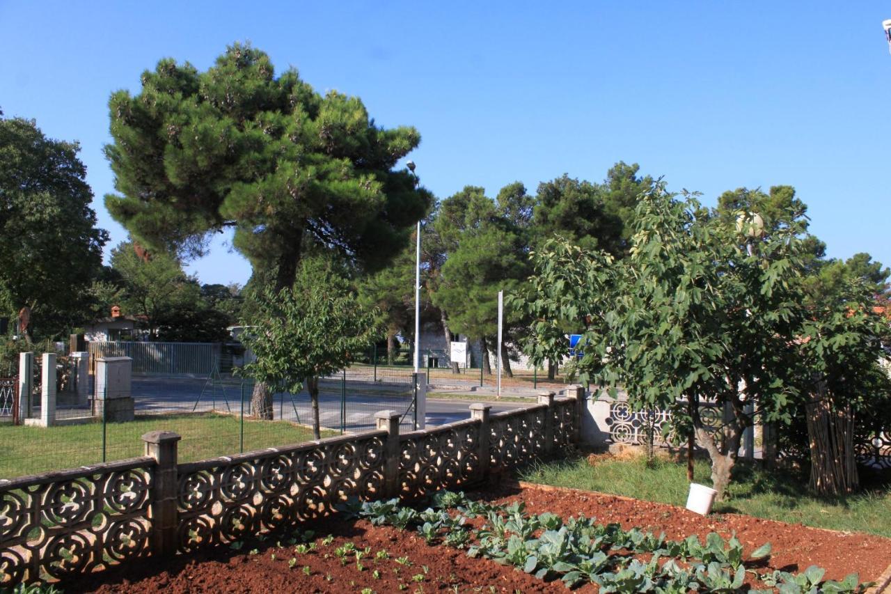 Apartments With A Parking Space Umag - 7066 Bagian luar foto