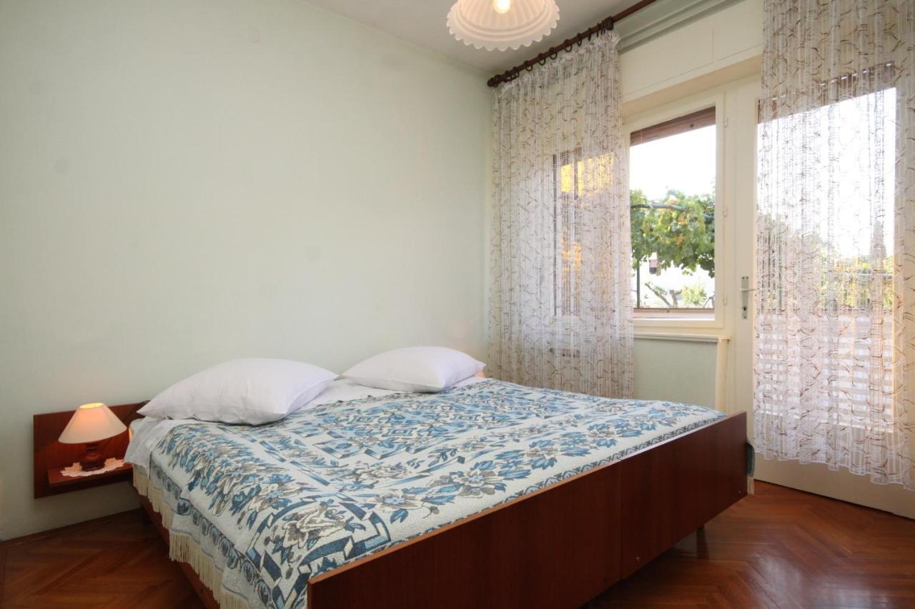Apartments With A Parking Space Umag - 7066 Bagian luar foto