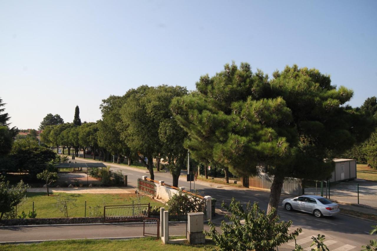 Apartments With A Parking Space Umag - 7066 Bagian luar foto