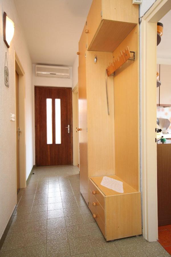 Apartments With A Parking Space Umag - 7066 Bagian luar foto