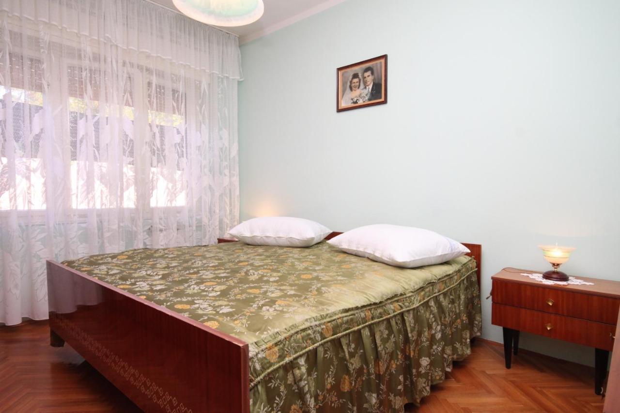 Apartments With A Parking Space Umag - 7066 Bagian luar foto