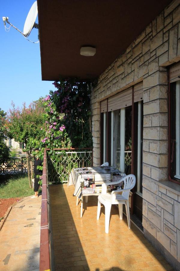 Apartments With A Parking Space Umag - 7066 Bagian luar foto